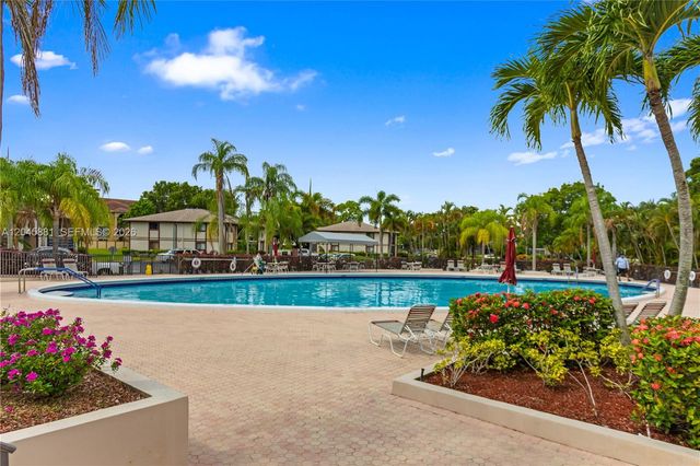 9930 S Belfort Cir 105, Tamarac, FL 33321