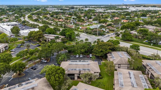 9930 S Belfort Cir 105, Tamarac, FL 33321