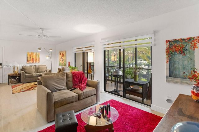 9930 S Belfort Cir 105, Tamarac, FL 33321