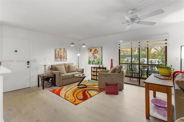 9930 S Belfort Cir 105, Tamarac, FL 33321
