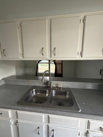 7110 CASTLERIDGE ST, San Antonio, TX 78227