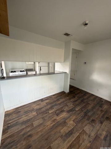7110 CASTLERIDGE ST, San Antonio, TX 78227