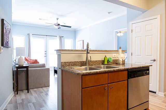 2502 Leon ST 309, Austin, TX 78705