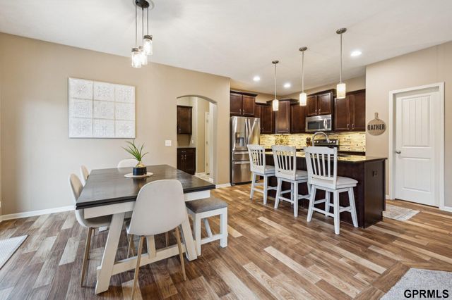 18601 Mason Street, Elkhorn, NE 68022