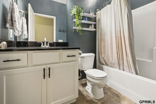 18601 Mason Street, Elkhorn, NE 68022