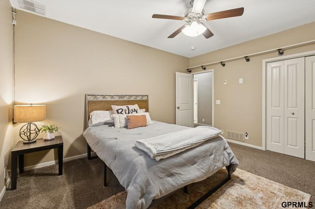 18601 Mason Street, Elkhorn, NE 68022