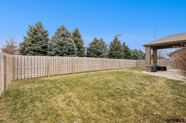 18601 Mason Street, Elkhorn, NE 68022