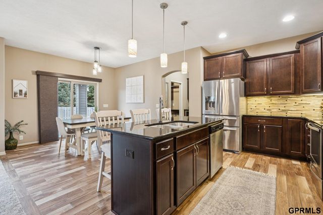 18601 Mason Street, Elkhorn, NE 68022