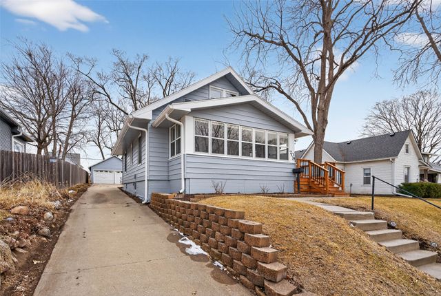 709 9th Street, West Des Moines, IA 50265