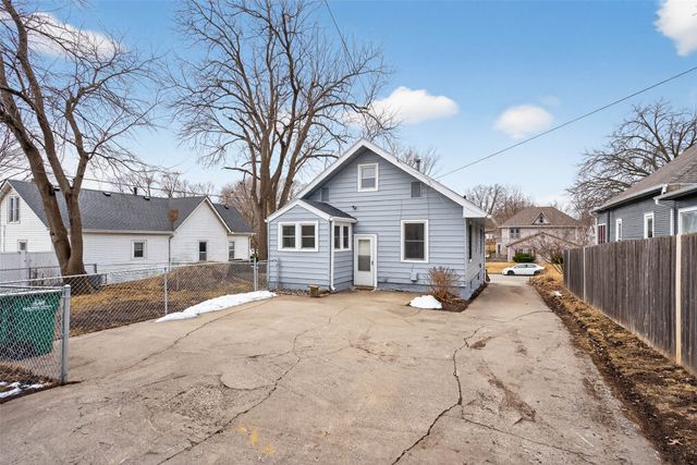 709 9th Street, West Des Moines, IA 50265