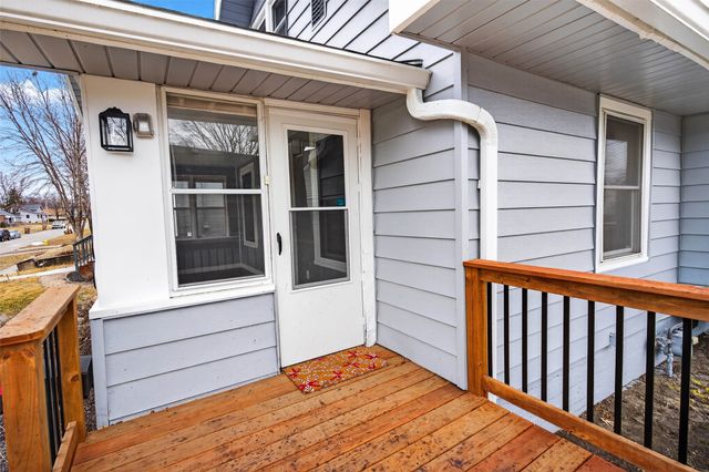 709 9th Street, West Des Moines, IA 50265