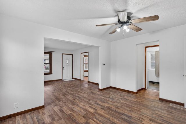 709 9th Street, West Des Moines, IA 50265