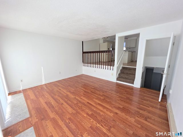 51 Brook Street APT 6A, Naugatuck, CT 06770