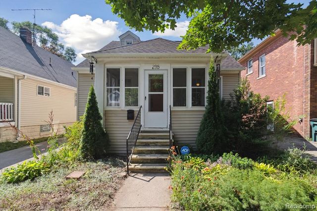 295 W Webster Street, Ferndale, MI 48220