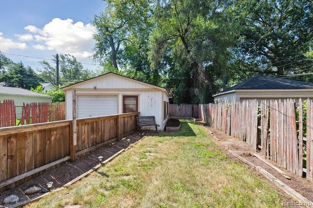 295 W Webster Street, Ferndale, MI 48220