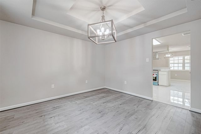 5622 Valkeith Drive, Houston, TX 77096