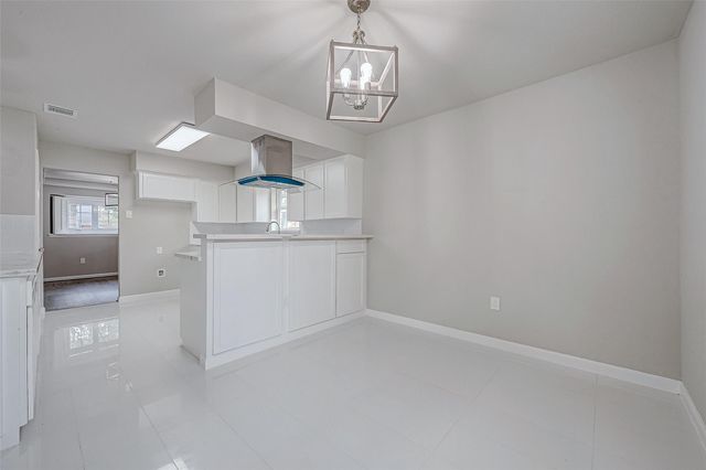 5622 Valkeith Drive, Houston, TX 77096