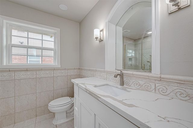 5622 Valkeith Drive, Houston, TX 77096