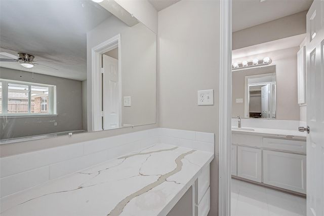 5622 Valkeith Drive, Houston, TX 77096