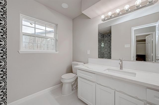 5622 Valkeith Drive, Houston, TX 77096