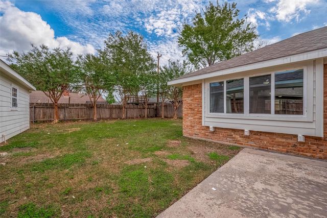 5622 Valkeith Drive, Houston, TX 77096