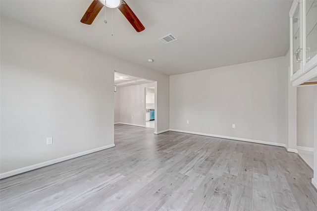 5622 Valkeith Drive, Houston, TX 77096