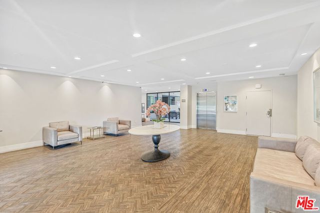 12115 San Vicente Boulevard 303, Los Angeles, CA 90049