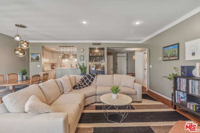 12115 San Vicente Boulevard 303, Los Angeles, CA 90049