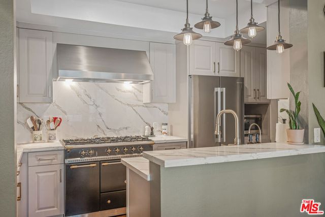 12115 San Vicente Boulevard 303, Los Angeles, CA 90049