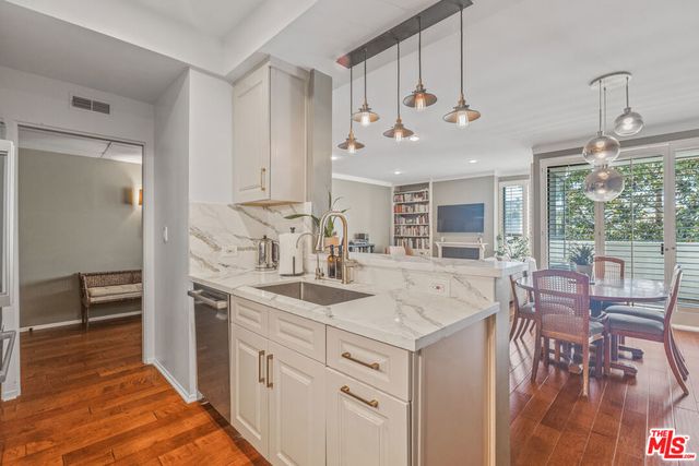 12115 San Vicente Boulevard 303, Los Angeles, CA 90049