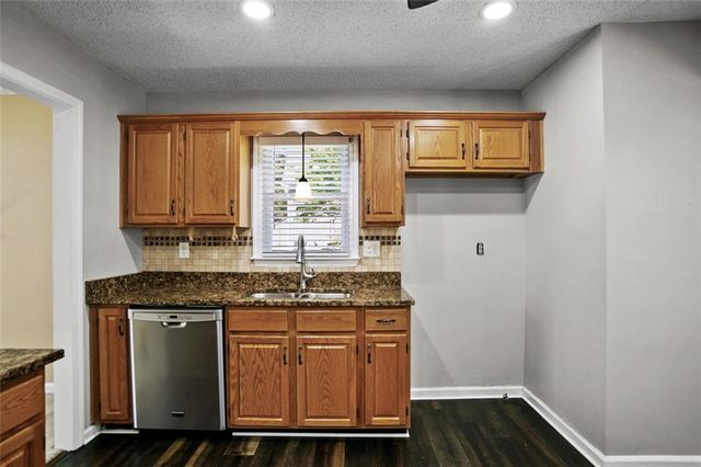 1826 Penrose Court, Powder Springs, GA 30127