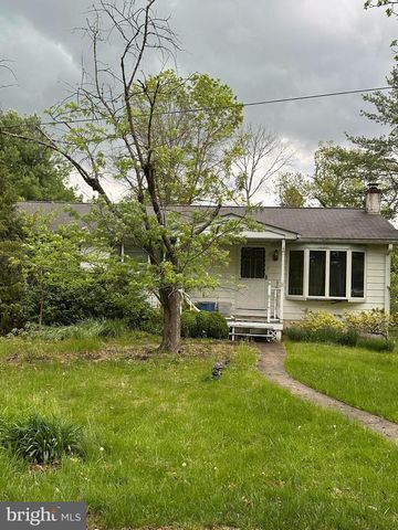 4 PERKIOMEN AVE, Schwenksville, PA 19473