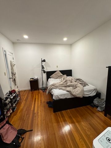 552 Pleasant St 1, Malden, MA 02148