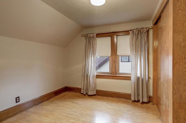 216 WILLIAMS STREET, Combined Locks, WI 54113