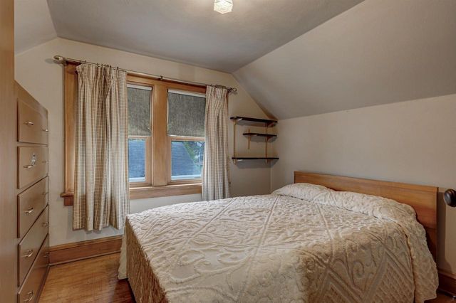 216 WILLIAMS STREET, Combined Locks, WI 54113