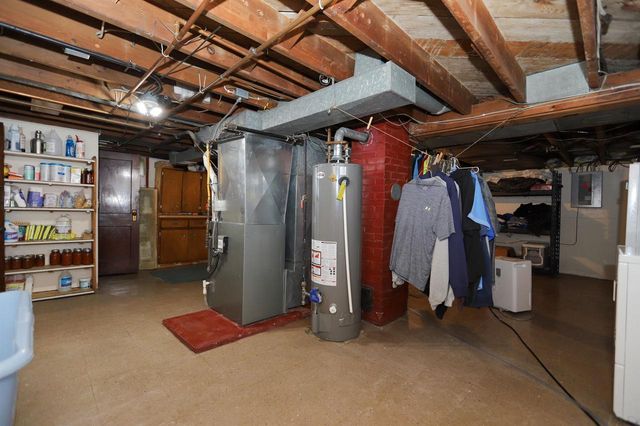 216 WILLIAMS STREET, Combined Locks, WI 54113