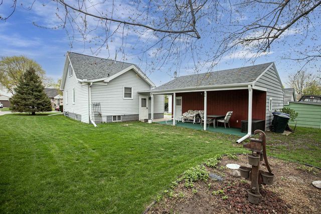 216 WILLIAMS STREET, Combined Locks, WI 54113