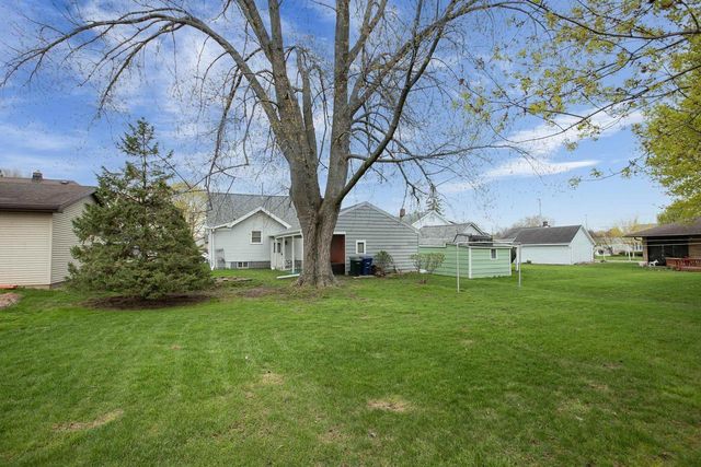 216 WILLIAMS STREET, Combined Locks, WI 54113