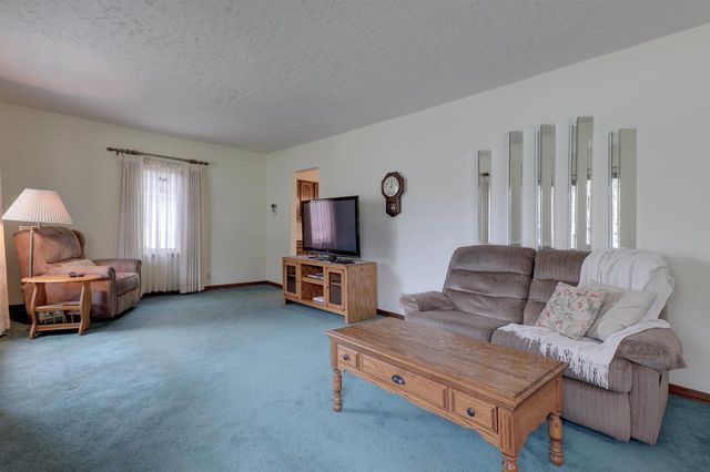216 WILLIAMS STREET, Combined Locks, WI 54113