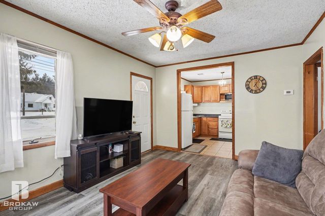 1084 Midland Road, Bay City, MI 48706