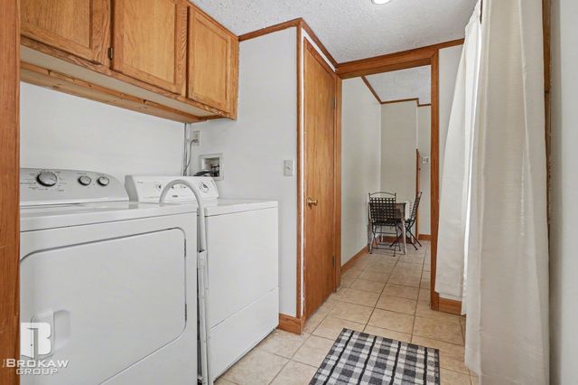 1084 Midland Road, Bay City, MI 48706