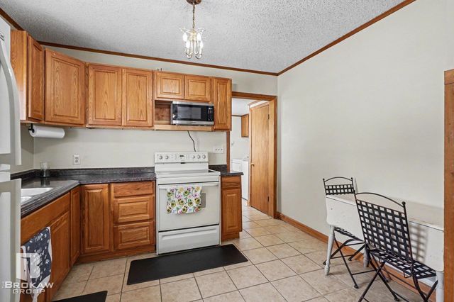 1084 Midland Road, Bay City, MI 48706