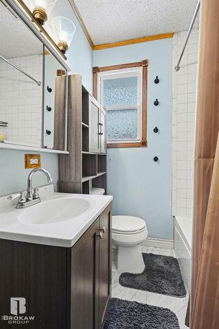 1084 Midland Road, Bay City, MI 48706