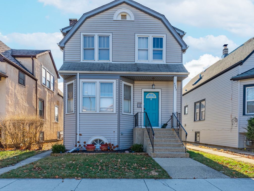 4933 W Berenice Avenue 2, Chicago, IL 60641