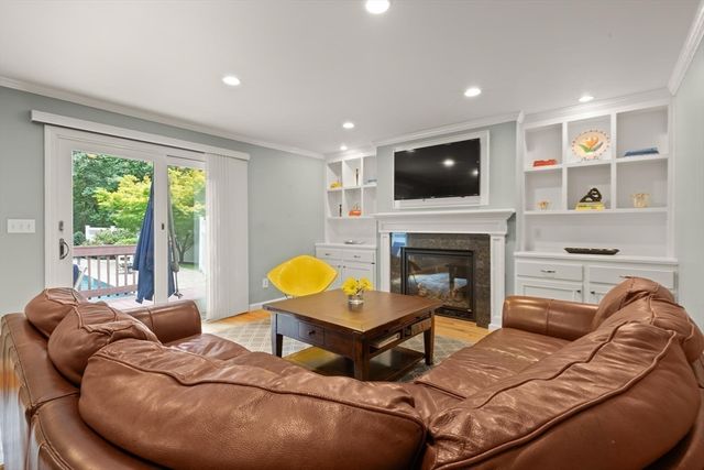 14 Mallard Dr, Sharon, MA 02067