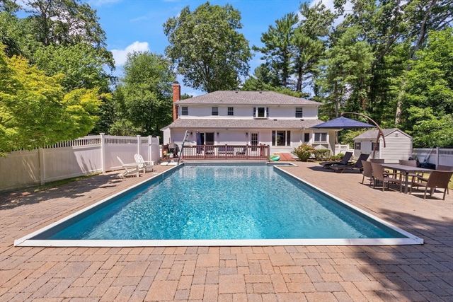 14 Mallard Dr, Sharon, MA 02067