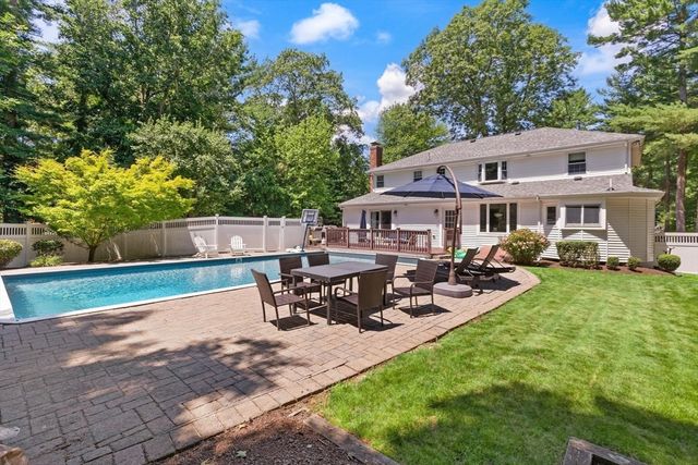 14 Mallard Dr, Sharon, MA 02067