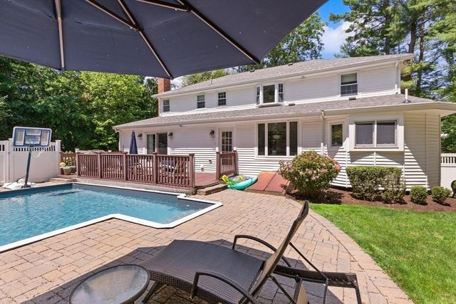 14 Mallard Dr, Sharon, MA 02067