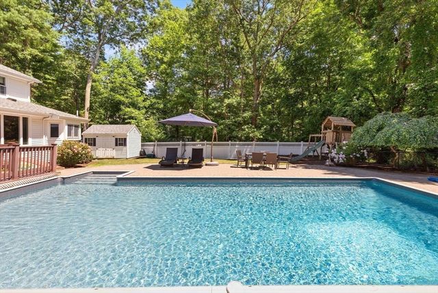 14 Mallard Dr, Sharon, MA 02067