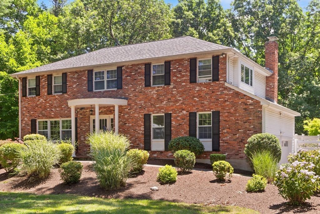 14 Mallard Dr, Sharon, MA 02067